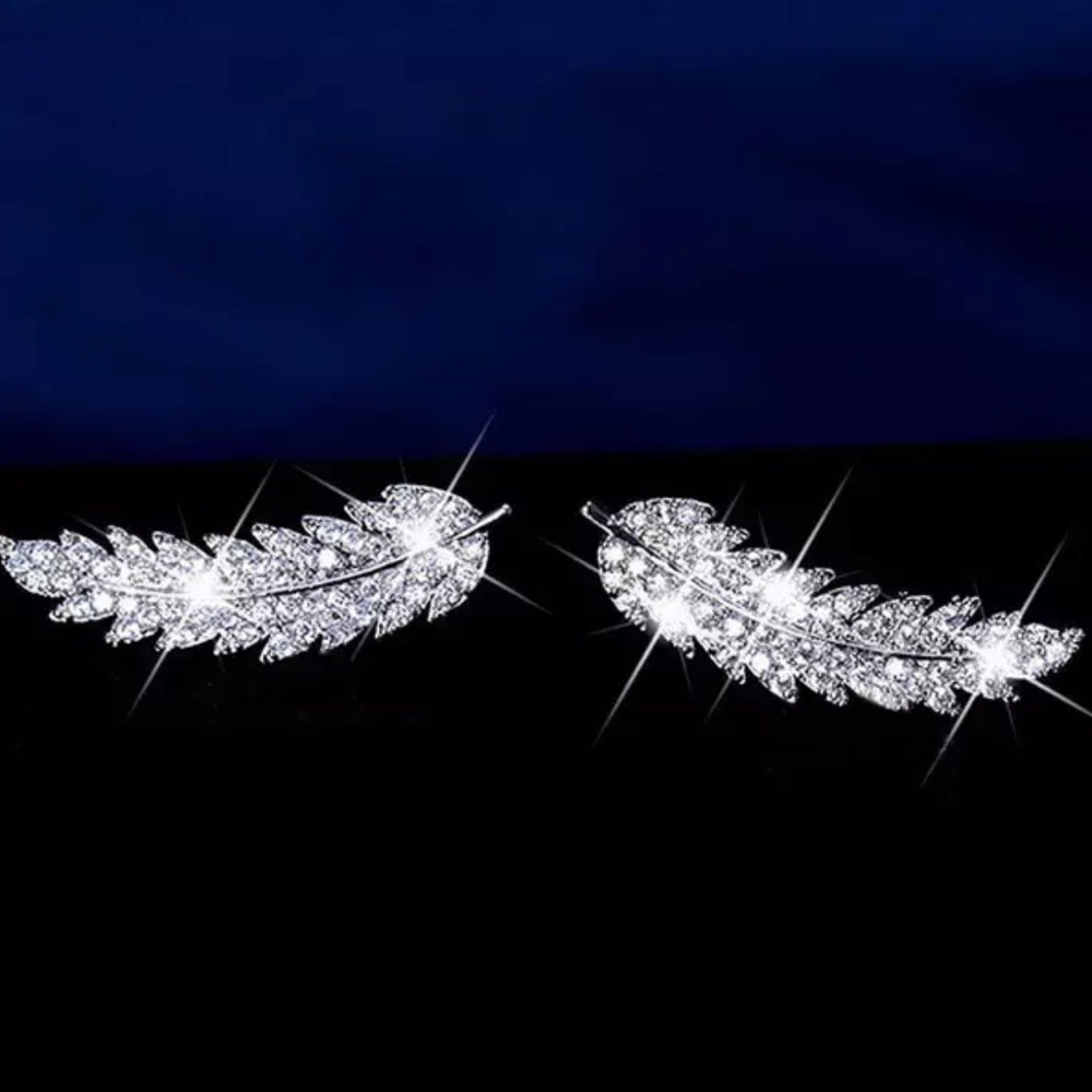 New Silver Leaf Stud Zircon Earrings - Picture 4 of 5